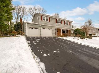 17 Buttercup Dr, Blauvelt, NY 10913