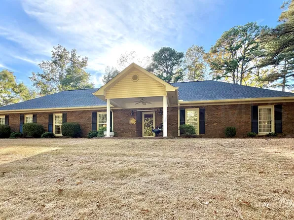 176 Crescent Cv, Columbus, MS 39705
