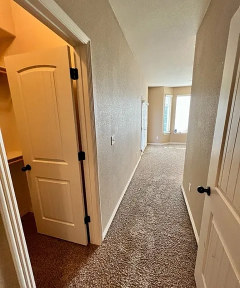 1047 N Leverett Ave — Photo 11