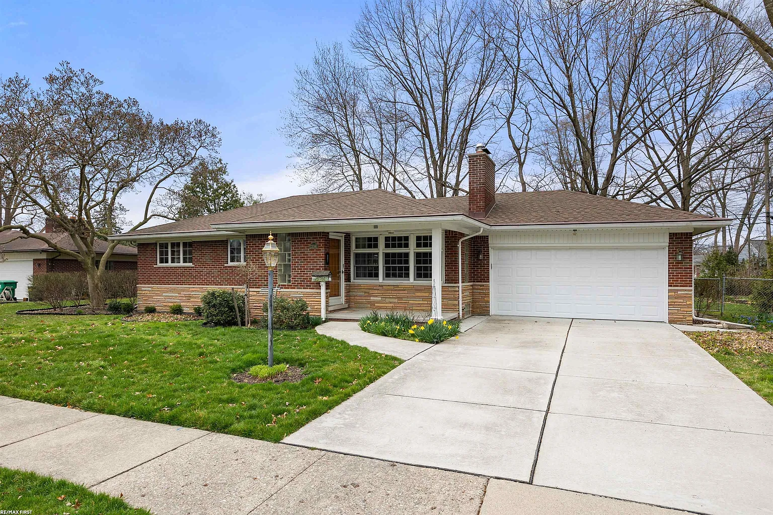 23161 Marine Ave photo 1