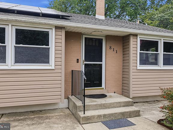 3rd image of 811 Arthur Ave