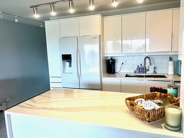 35 Library Ave #6J — Photo 13