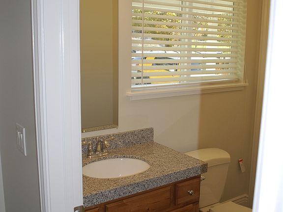 5th image of 371 N Main St #A