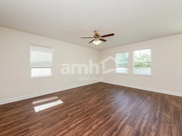 4659 Reisswood Loop — Photo 8