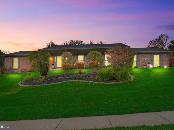 3588 Cimmeron Rd, York, PA 17402