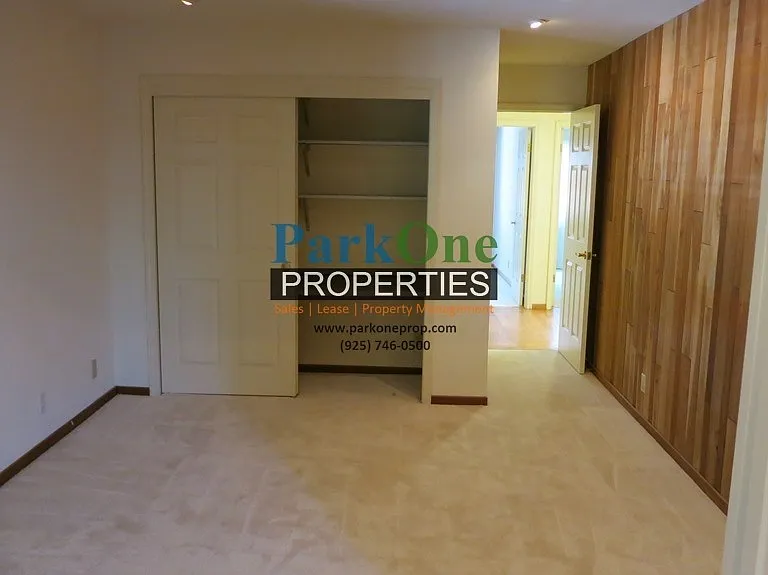 1245 Crown Ct — Photo 9