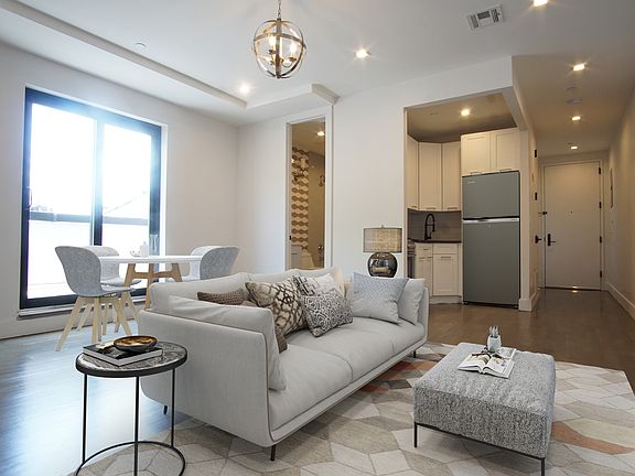 2nd image of 1582 Prospect Pl #B