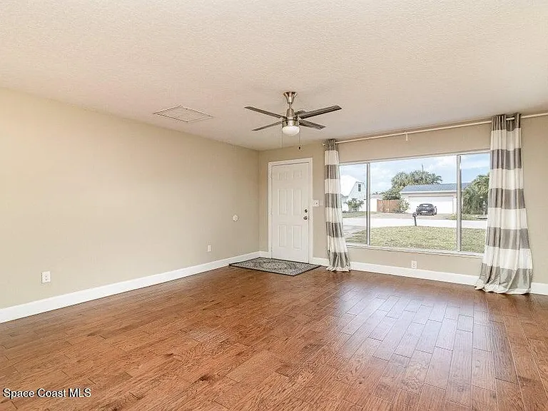 239 Glenwood Ave — Photo 5