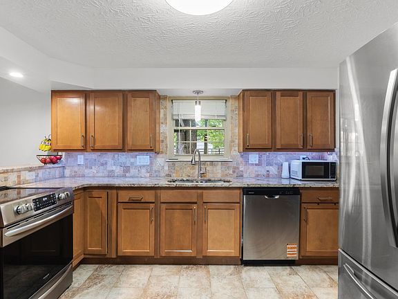5th image of 3930 Beechwood Dr