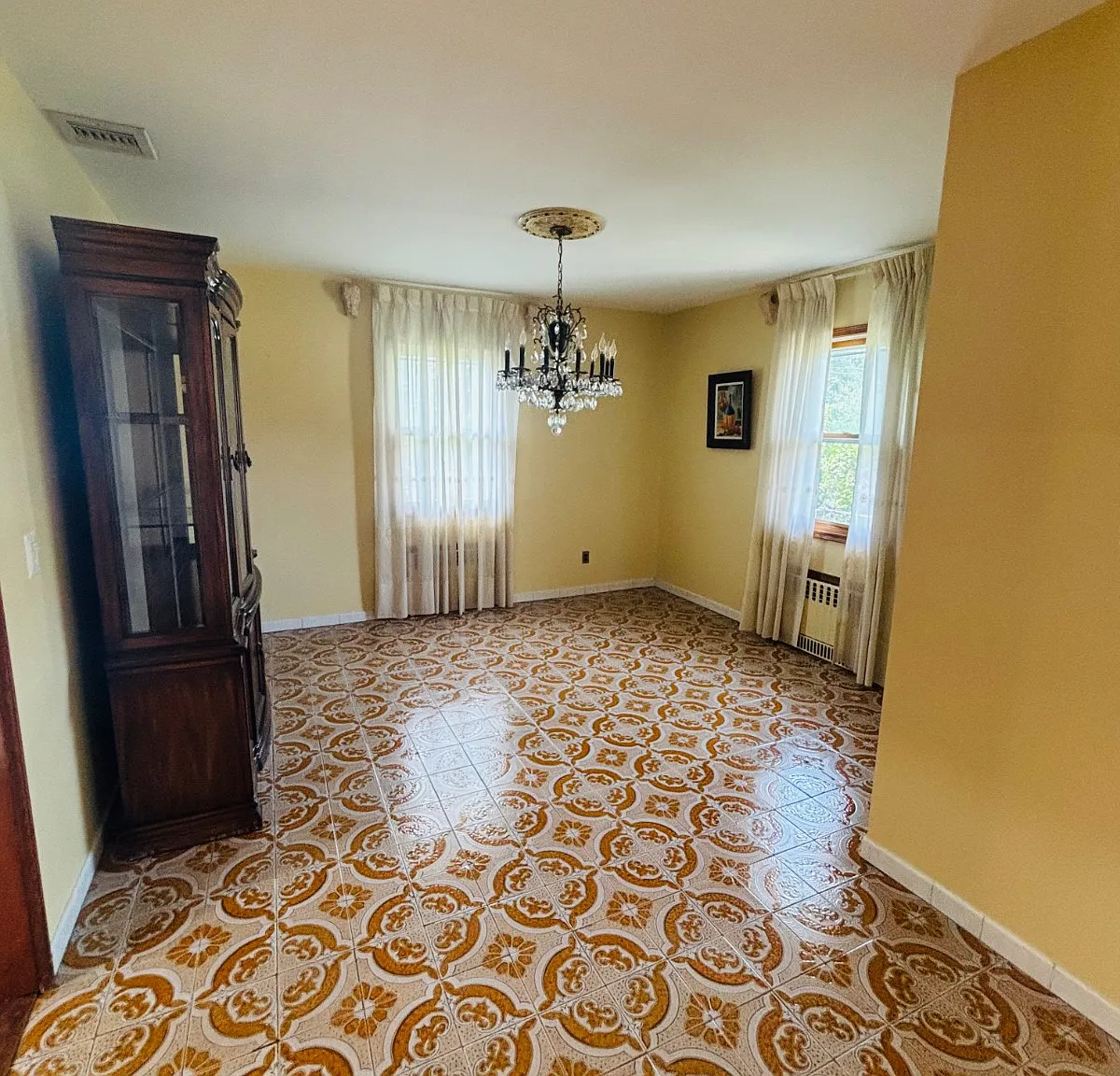 3 bed, 2.0 bath, $3,700 — Photo 2