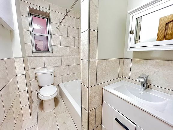 4th image of 1270 Fteley Ave #1F