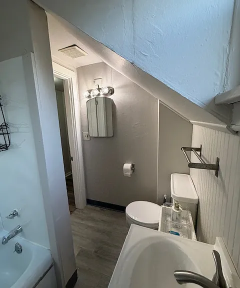 6807 N Fiske Ave — Photo 10