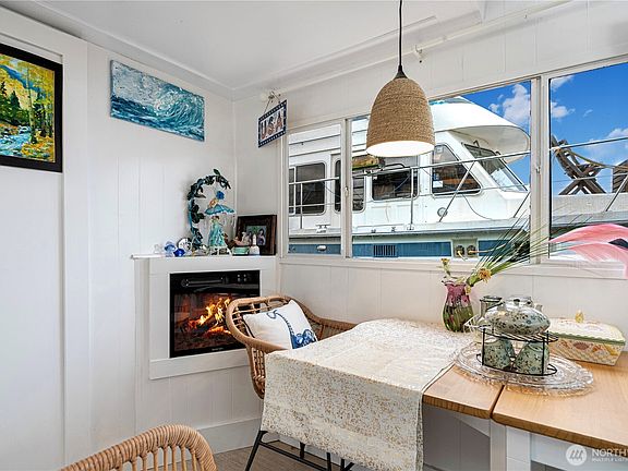 6th image of 2040 Westlake Avenue N #14
