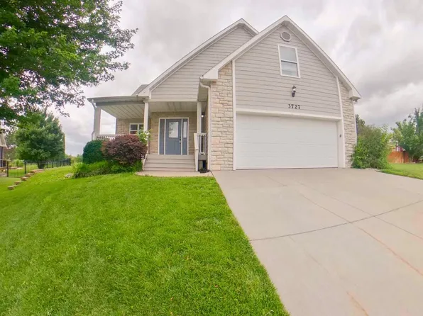 3727 Peachtree Cir, Manhattan, KS 66503