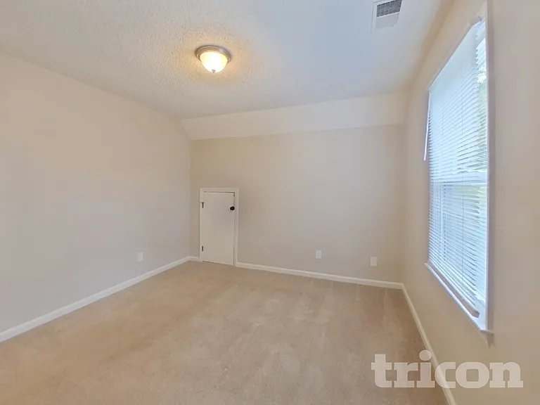 713 Trailing Rock Dr — Photo 13