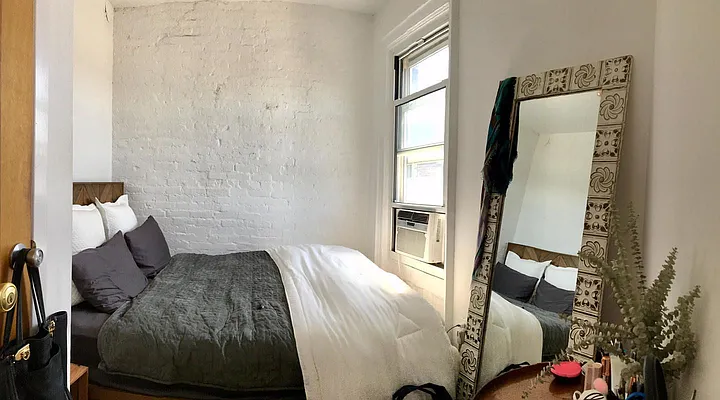 Rented by LJ Sloane Management | media 22