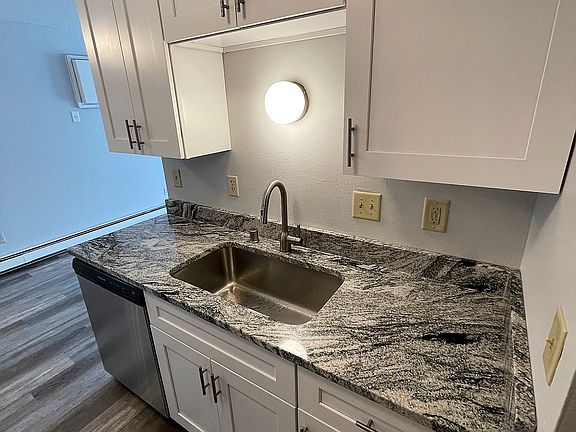 4th image of 519 Jefferson St #3
