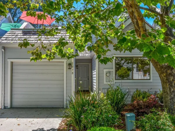 137 Southampton Ln #B, Santa Cruz, CA 95062