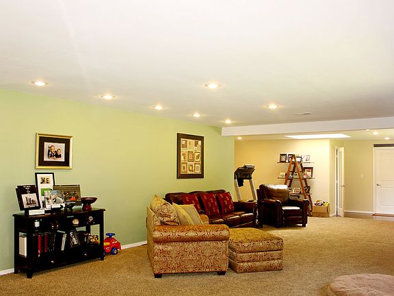3rd image of 7509 182nd St E