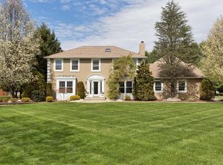 28 Winthrop Dr, Holmdel, NJ 07733