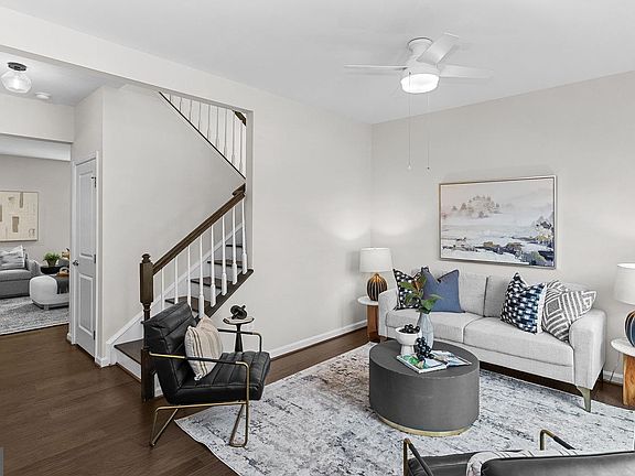 5th image of 20 Eisentown Dr