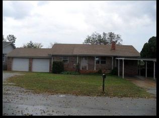 318 N Madison Ave, Blanchard, OK 73010