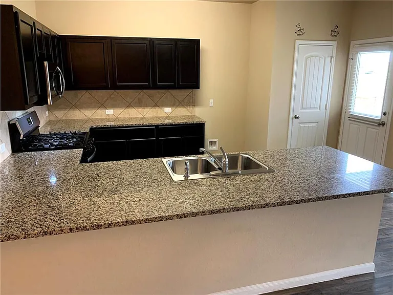 160 Cherry Blossom Dr — Photo 8