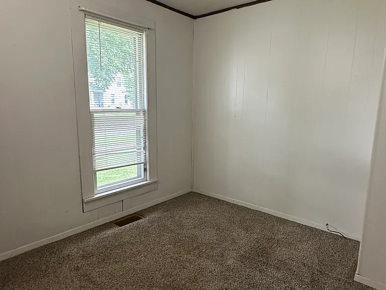 528 Niagara St — Photo 15