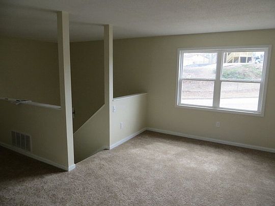 2nd image of 3423 Aurelia Dr