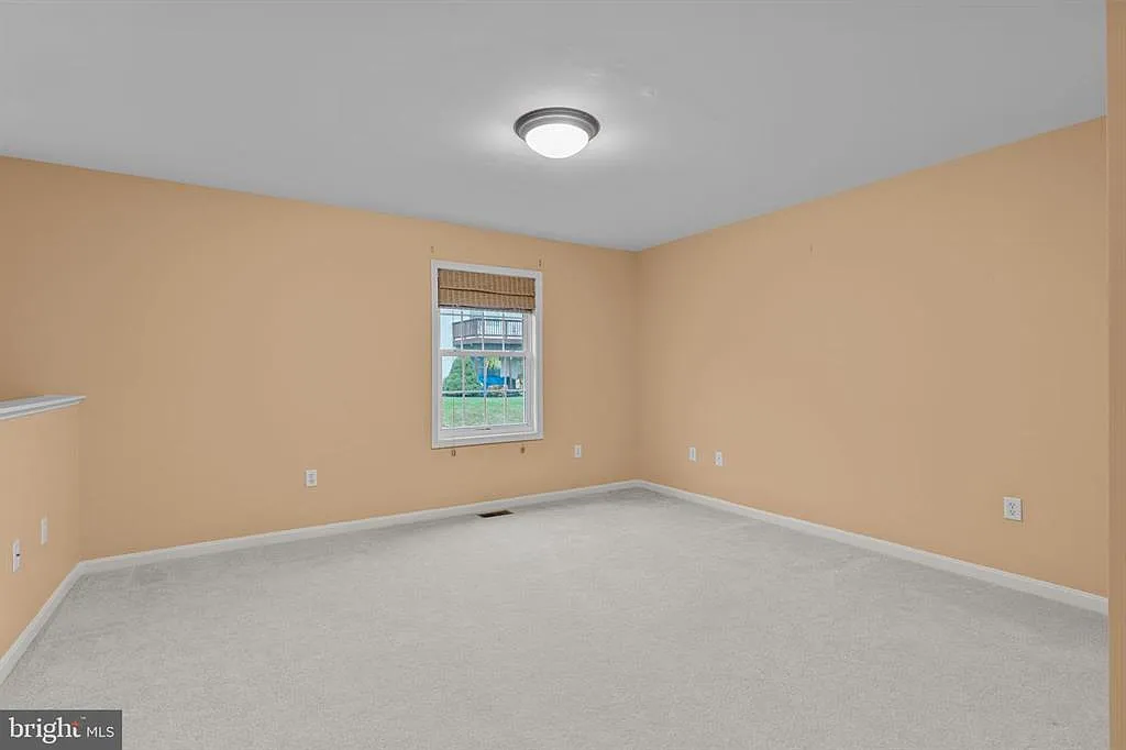 2 bed, 1970 sqft, $2,100 — Photo 4