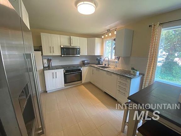 5th image of 538 Morrison St