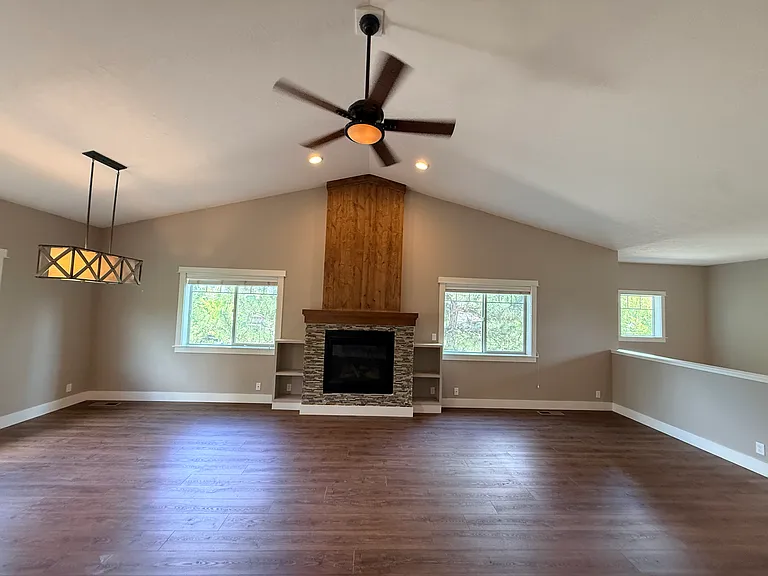 2545 NW Awbrey Rd — Photo 4
