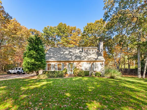 https://photos.zillowstatic.com/fp/490da2ac58cd99ebbc7944ddf876cfdc-p_e.webp