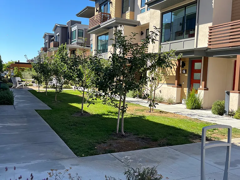 Sepulveda Cir — Photo 27