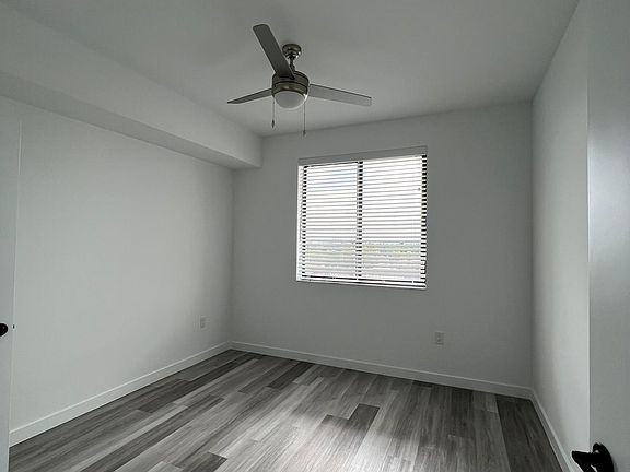 4th image of 251 E 4th Ave #1-20