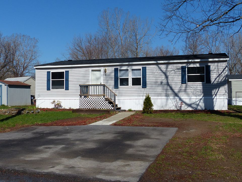 1st image of 6 Hickory Ln