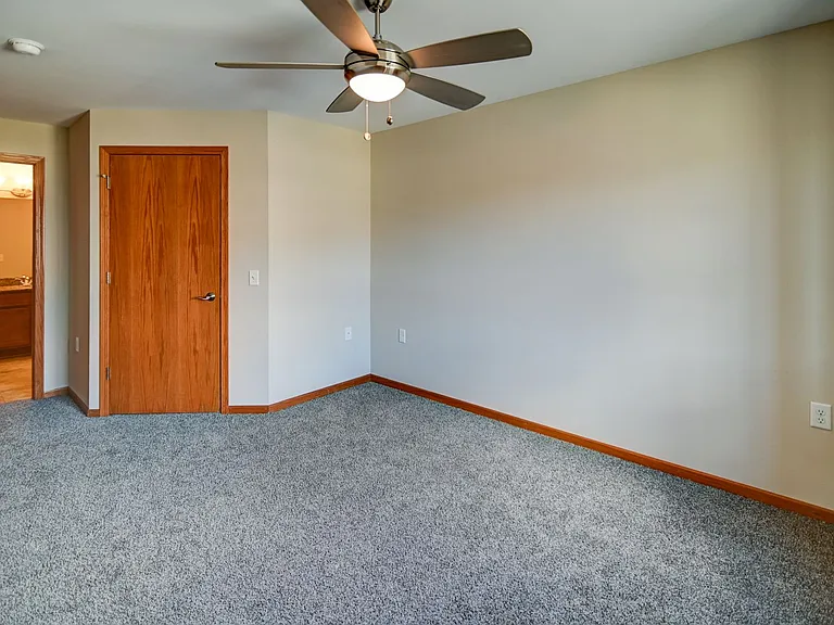 Fairhaven Court Apartments — Photo 45