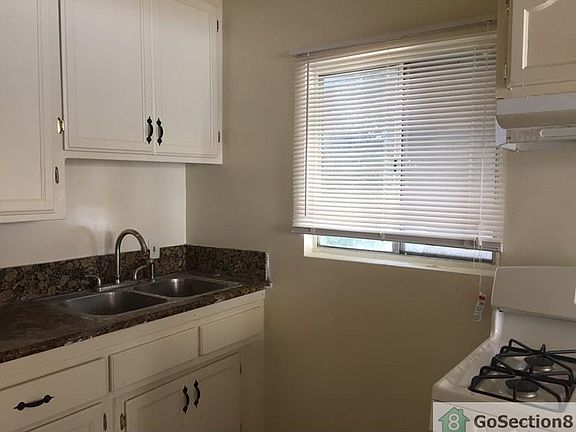 5th image of 853 Glenway Dr APT 1