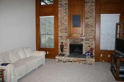 3rd image of 3408 Briaroaks Dr