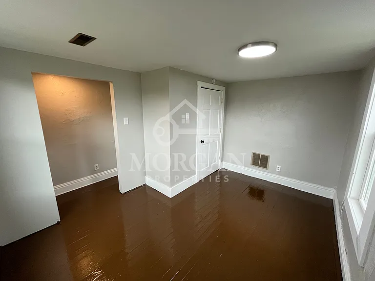 2316 S Walnut St — Photo 5