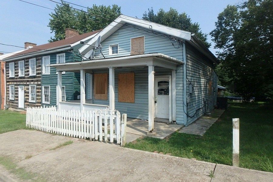 2nd image of 313 E Martin St