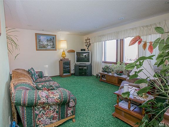 5th image of 10314 Maple Dr NE