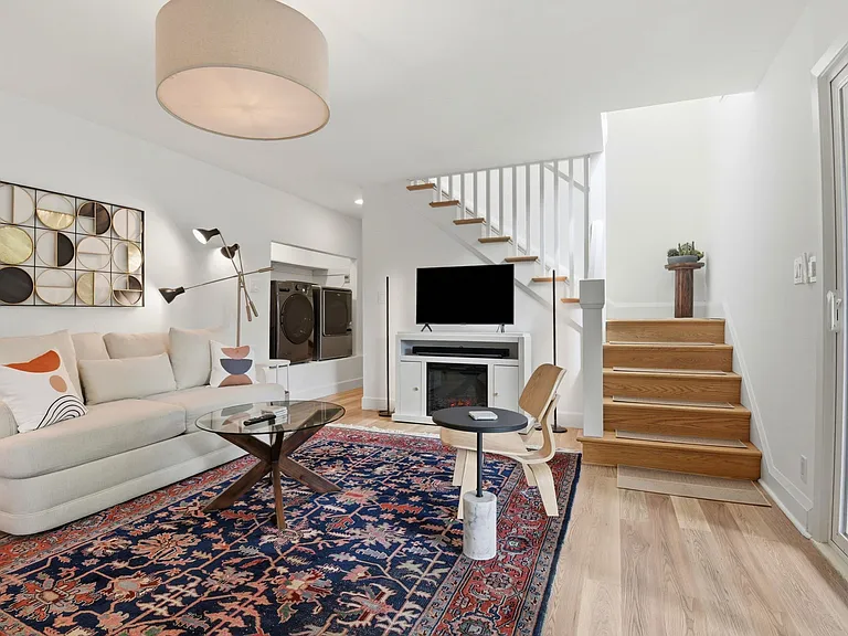 Saroni Dr — Photo 12