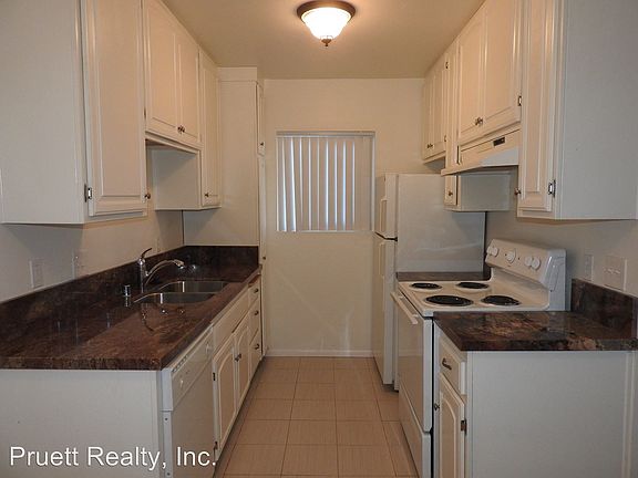 3rd image of 2015 Cable St APT 205