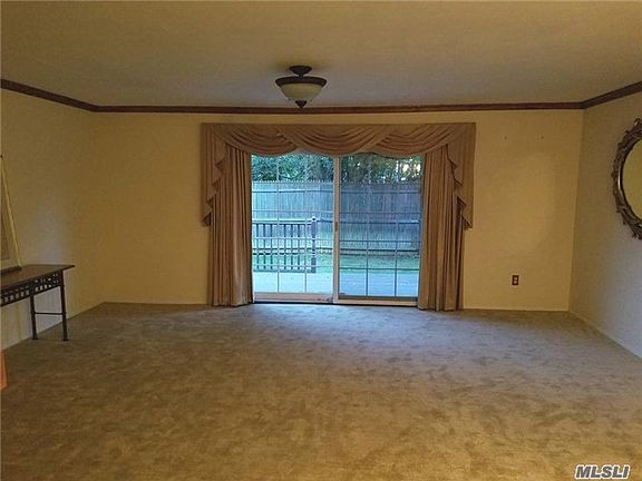 4th image of 241 Aspen Ct
