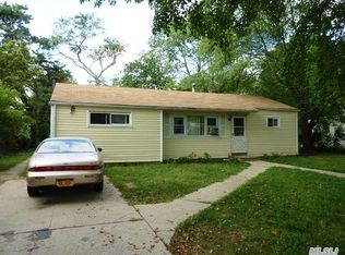 76 Eisenhower Ave, Brentwood, NY 11717
