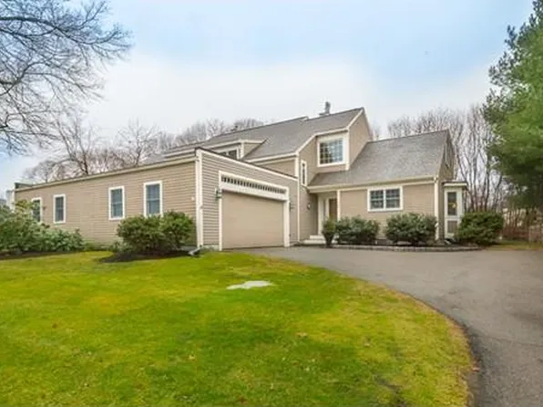 12 Dawes St, Newburyport, MA 01950