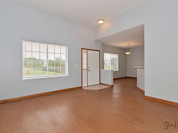 4th image of 331 N Patriot Dr