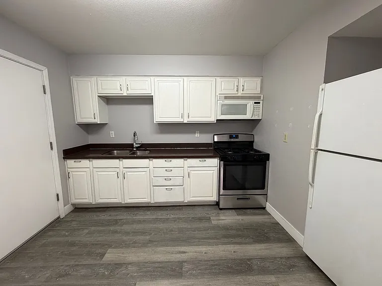 1833 E Harvard St #1-4 — Photo 5