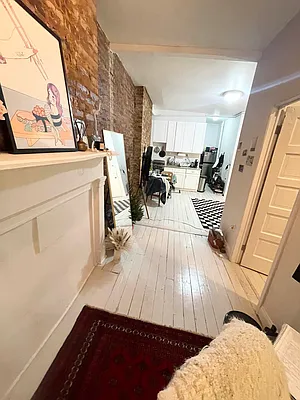 Rented by Delmark Realty LLC | media 10